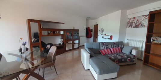 Appartamento via Scardocchia.