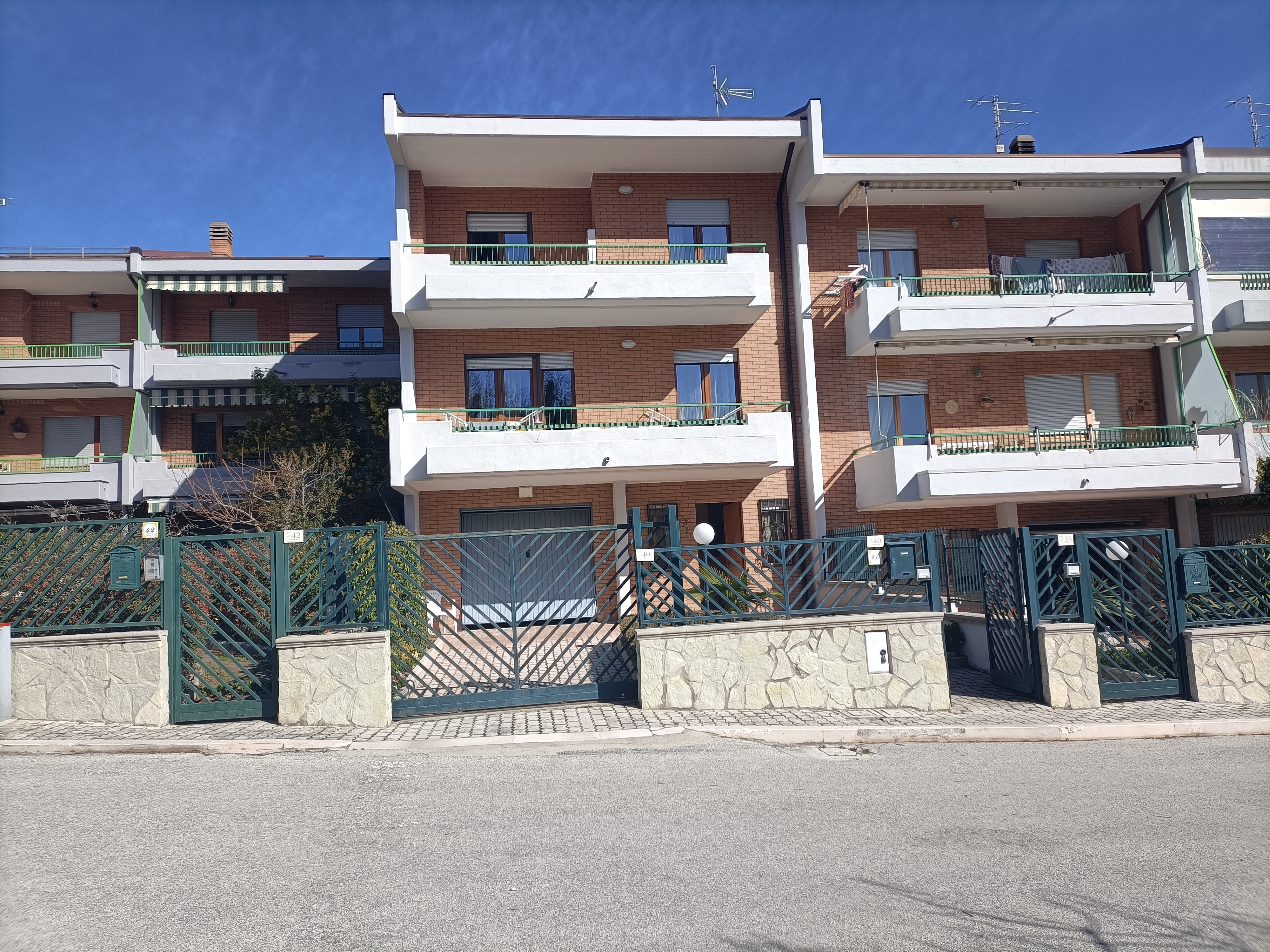 VILLA ZONA MIMOSA.
