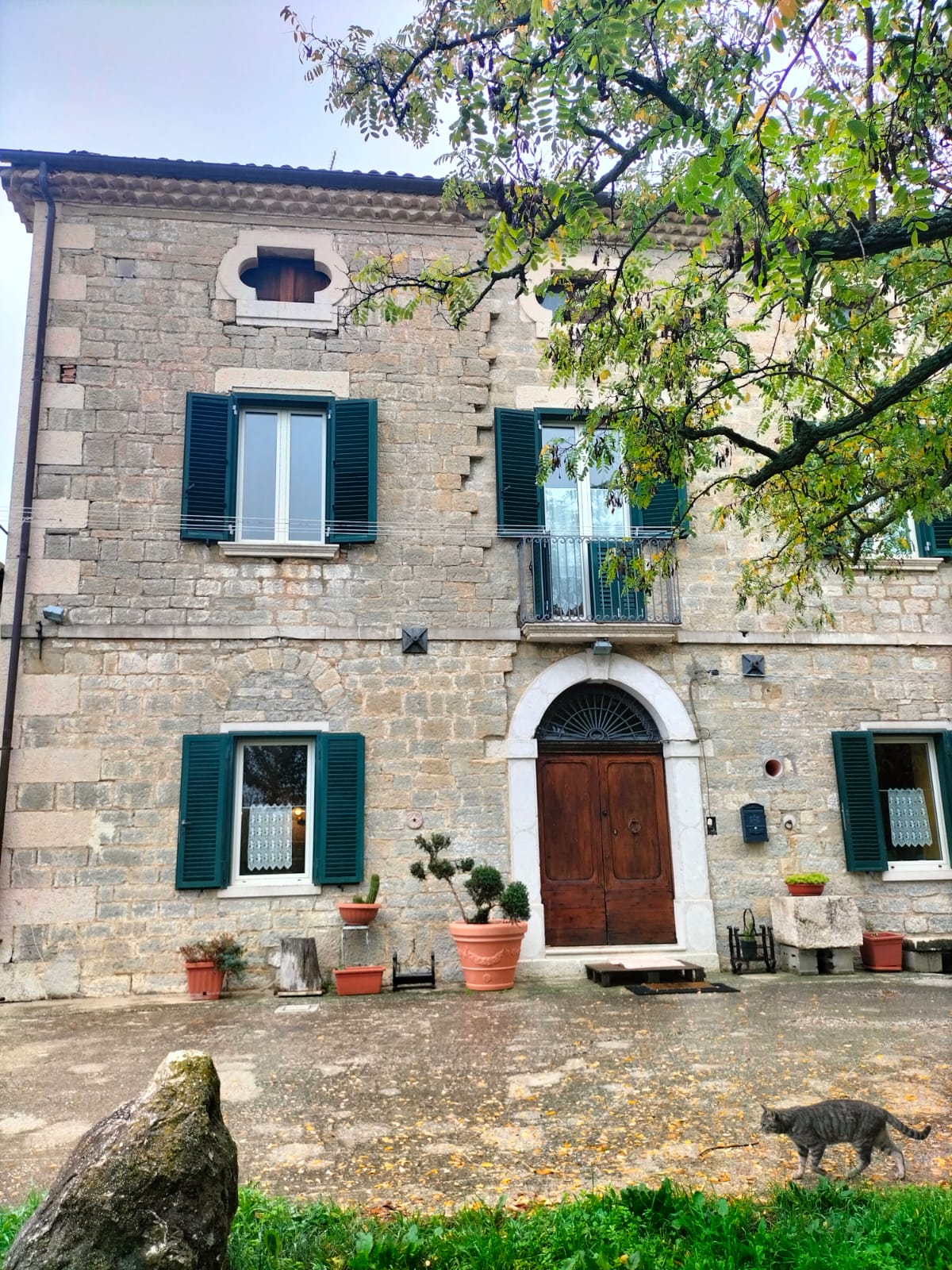 Antico casale in pietra.