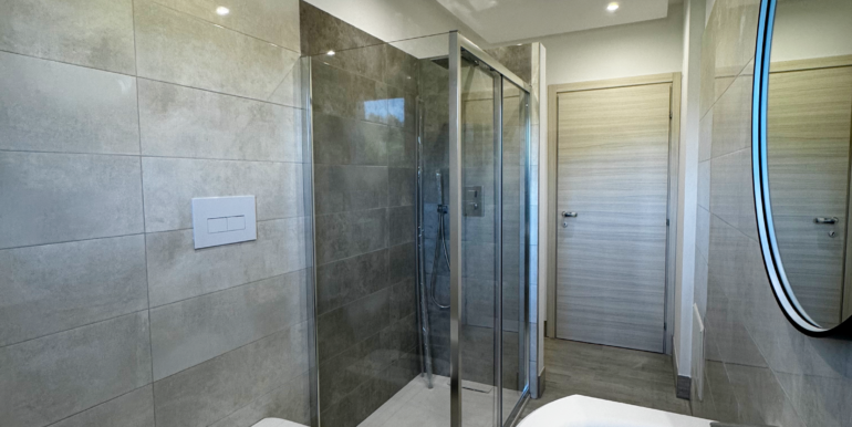 bagno-moderno-appartamenti-porta-napoli-campobasso-rivendita-sanitari-arredamento-bagno-campobasso-rivendita-immobili-03